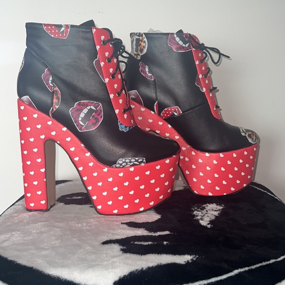 Vampire Kiss Vampire Lips Platform Boots Size 12 New Never Worn! - Picture 4 of 9